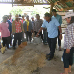 โครงการสาธิตการพัฒนาพื้นที่ บ้านยามกาน้อย อ. เพ็ญ จ.อุดรธานี (2 มิถุนายน 2554)