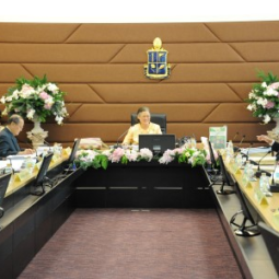 สมเด็จพระเทพรัตนราชสุดาฯ สยามบรมราชกุมารี  ทรงเป็นองค์ประธานการประชุมคณะกรรมการมูลนิธิชัยพัฒนา ครั้งที่ 1/2558