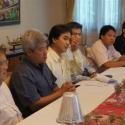 ผู้ช่วยเลขาธิการสำนักงานมูลนิธิชัยพัฒนาเข้าพบเอกอัครราชทูตไทย ณ กรุงเวียงจันทน์