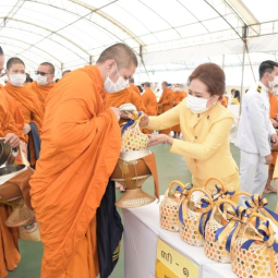 <strong>อ่านเพิ่มเติมเกี่ยวกับ</strong><br />รองเหรัญญิกมูลนิธิชัยพัฒนา ร่วมในพิธีบำเพ็ญกุศล น้อมรำลึกเนื่องในวันคล้ายวันสวรรคต รัชกาลที่ 9 รองเหรัญญิกมูลนิธิชัยพัฒนา ร่วมในพิธีบำเพ็ญกุศล น้อมรำลึกเนื่องในวันคล้ายวันสวรรคต รัชกาลที่ 9