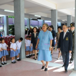 สมเด็จพระเทพรัตนราชสุดาฯ สยามบรมราชกุมารี เสด็จฯ ไปในงานปิดภาคเรียน                     ประจำปีการศึกษา 2556 ณ โรงเรียนชัยพิทยพัฒน์ มูลนิธิชัยพัฒนา