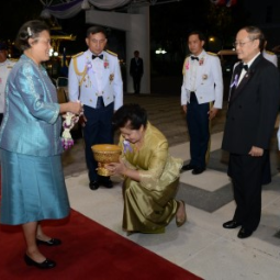 สมเด็จพระเทพรัตนราชสุดาฯ สยามบรมราชกุมารี องค์ประธานมูลนิธิชัยพัฒนา เสด็จพระราชดำเนินทอดพระเนตรคอนเสิร์ต “ทัพฟ้าคู่ไทย เพื่อชัยพัฒนา” ครั้งที่ 8