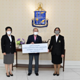 <strong>อ่านเพิ่มเติมเกี่ยวกับ</strong><br />มูลนิธิครอบครัวพอเพียง และคลินิกการแพทย์แผนไทย บิ๊กเฮิร์บ ครอบครัวพอเพียง  โดย คุณดุริยา อมตวิวัฒน์ ประธานกรรมการมูลนิธิครอบครัวพอเพียง และคุณณัฐเสกข์ น้อยสมบูรณ์ รองประธานกรรมการมูลนิธิครอบครัวพอเพียง พร้อมคณะกรรมการผู้ช่วยเลขาธิการมูลนิธิครอบครัวพอเพีย มูลนิธิครอบครัวพอเพียง และคลินิกการแพทย์แผนไทย บิ๊กเฮิร์บ ครอบครัวพอเพียง  โดย คุณดุริยา อมตวิวัฒน์ ประธานกรรมการมูลนิธิครอบครัวพอเพียง และคุณณัฐเสกข์ น้อยสมบูรณ์ รองประธานกรรมการมูลนิธิครอบครัวพอเพียง พร้อมคณะกรรมการผู้ช่วยเลขาธิการมูลนิธิครอบครัวพอเพีย