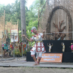 โครงการอัมพวาชัยพัฒนานุรักษ์ ได้จัดกิจกรรมการแสดงศิลปวัฒนธรรมไทย ต่อเนื่องในเดือนอนุรักษ์มรดกไทย