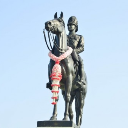 <strong>Read more about</strong><br />Wreath Laying Ceremony on the Occasion of Chulalongkorn’s Day Wreath Laying Ceremony on the Occasion of Chulalongkorn’s Day