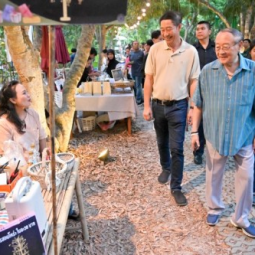 Secretary-General of the Chaipattana Foundation, Together with Executive Committee and Staff of the Chaipattana Foundation Attends “Ra Yip Ra Yab Amphawa”
