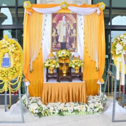 Secretary-General of the Chaipattana Foundation Participates in Wreath Laying and Royal Merit Ceremony in Remembrance of His Majesty King Bhumibol Adulyadej The Great