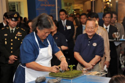 สมเด็จพระเทพรัตนราชสุดาฯ สยามบรมราชกุมารี เสด็จพระราชดำเนินมาทรงเปิดตัวสินค้า "ภัทรพัฒน์"