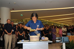 สมเด็จพระเทพรัตนราชสุดาฯ สยามบรมราชกุมารี เสด็จพระราชดำเนินมาทรงเปิดตัวสินค้า "ภัทรพัฒน์"