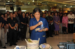 สมเด็จพระเทพรัตนราชสุดาฯ สยามบรมราชกุมารี เสด็จพระราชดำเนินมาทรงเปิดตัวสินค้า "ภัทรพัฒน์"