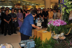 สมเด็จพระเทพรัตนราชสุดาฯ สยามบรมราชกุมารี เสด็จพระราชดำเนินมาทรงเปิดตัวสินค้า "ภัทรพัฒน์"