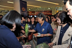 สมเด็จพระเทพรัตนราชสุดาฯ สยามบรมราชกุมารี เสด็จพระราชดำเนินมาทรงเปิดตัวสินค้า "ภัทรพัฒน์"